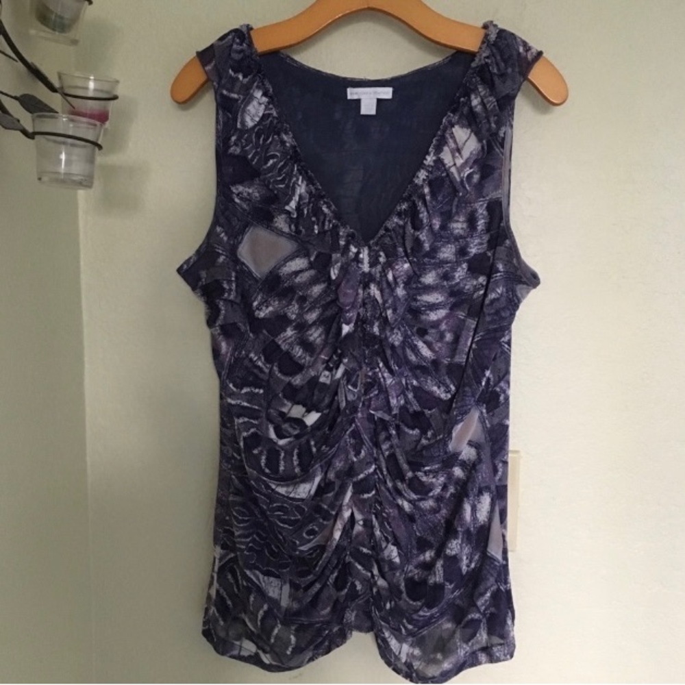 New York and Company sleeveless top 
size L